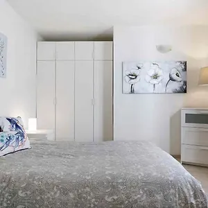  Apartment La Roca Spanien