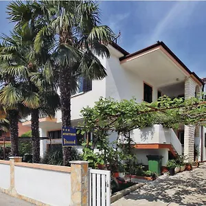  Apartment Corinne Garden Kroatien
